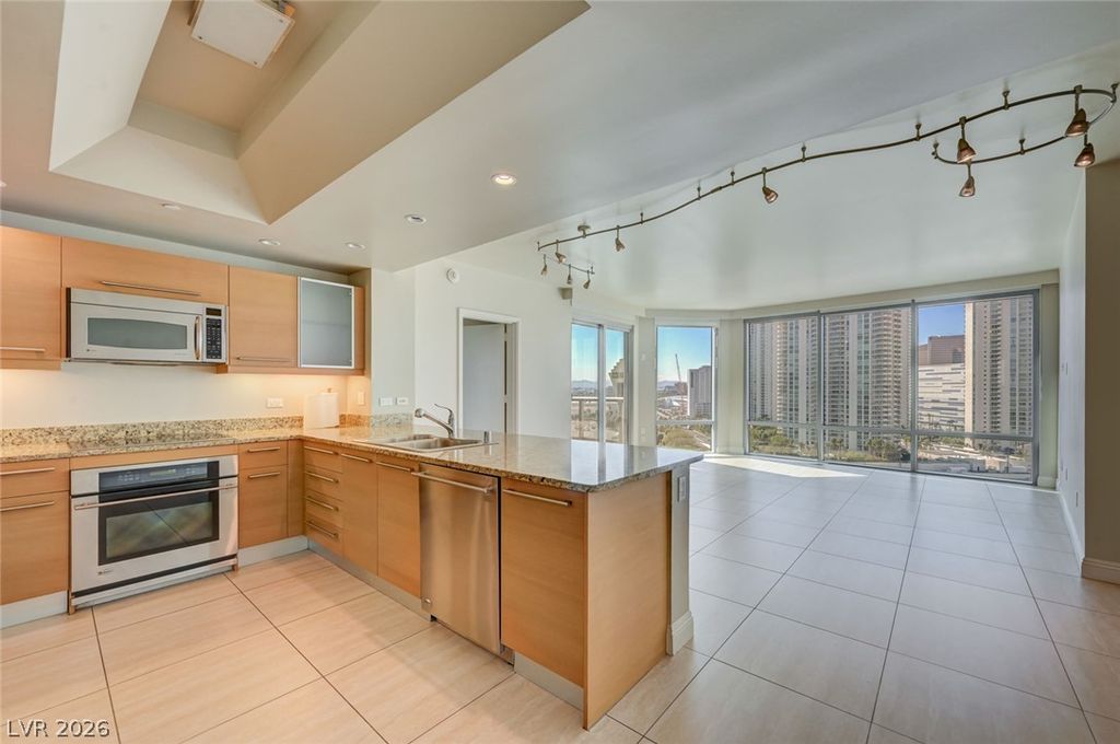 222 Karen Avenue 1602, Las Vegas, NV 89109 — exterior