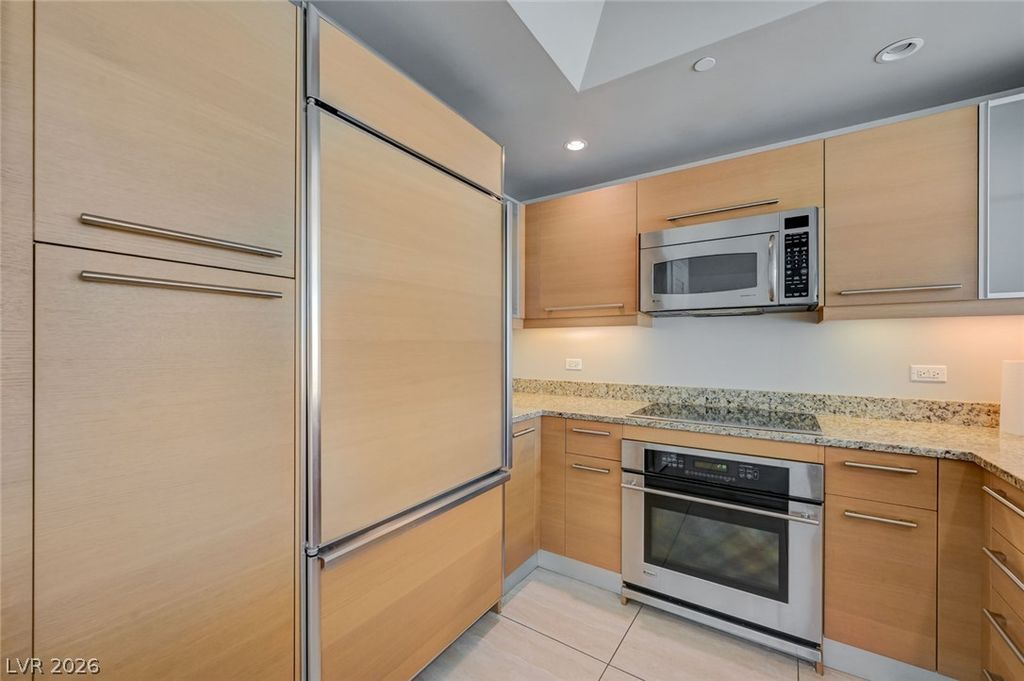 222 Karen Avenue 1602, Las Vegas, NV 89109 — photo 3