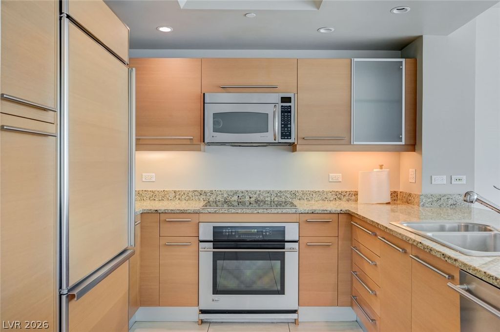 222 Karen Avenue 1602, Las Vegas, NV 89109 — photo 5