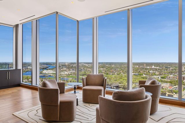 255 Hennepin Avenue 3303, Minneapolis, MN 55408