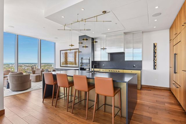 255 Hennepin Avenue 3303, Minneapolis, MN 55408
