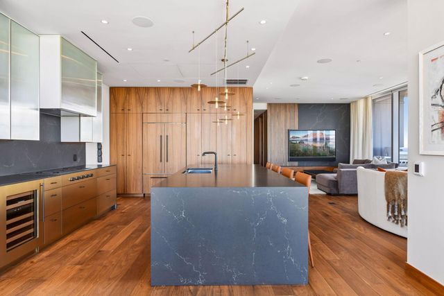 255 Hennepin Avenue 3303, Minneapolis, MN 55408