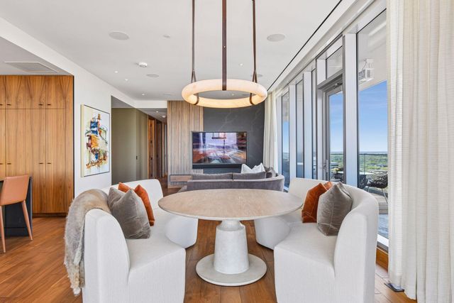 255 Hennepin Avenue 3303, Minneapolis, MN 55408