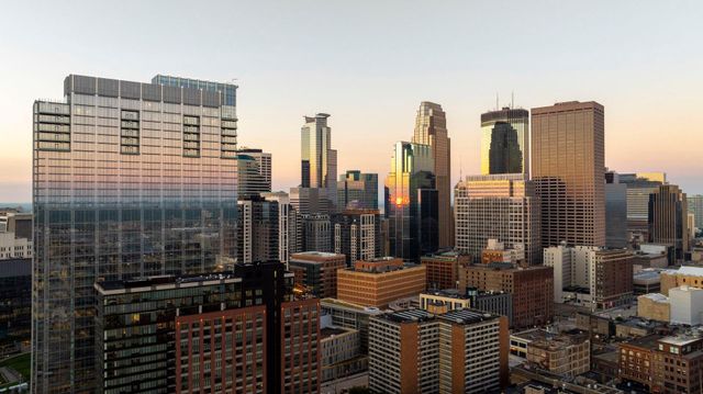 255 Hennepin Avenue 3303, Minneapolis, MN 55408