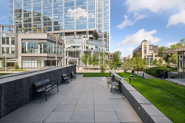 255 Hennepin Avenue 3303, Minneapolis, MN 55408