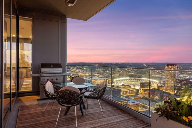 255 Hennepin Avenue 3303, Minneapolis, MN 55408