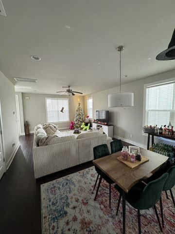 792 Cottage Park Dr, Nashville, TN 37207