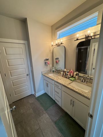 792 Cottage Park Dr, Nashville, TN 37207