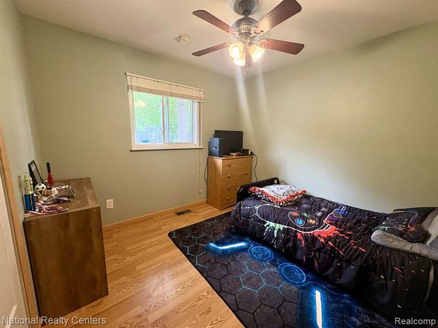 5611 Blackmoor Street, Commerce Twp, MI 48382