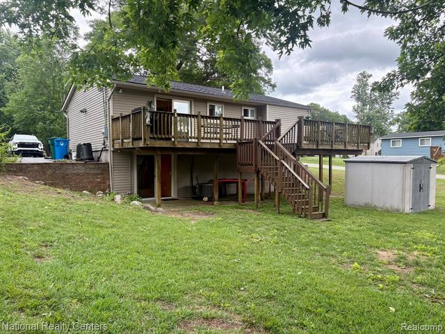 5611 Blackmoor Street, Commerce Twp, MI 48382
