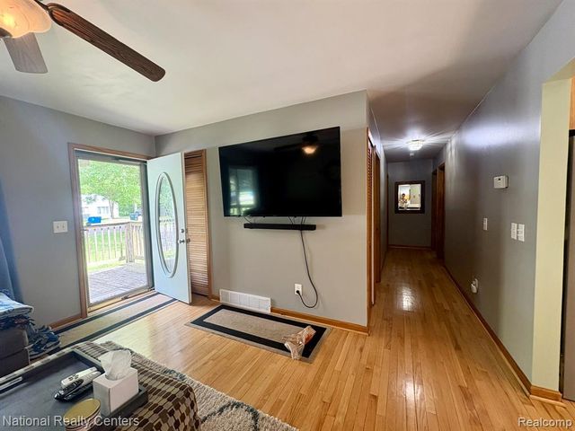 5611 Blackmoor Street, Commerce Twp, MI 48382
