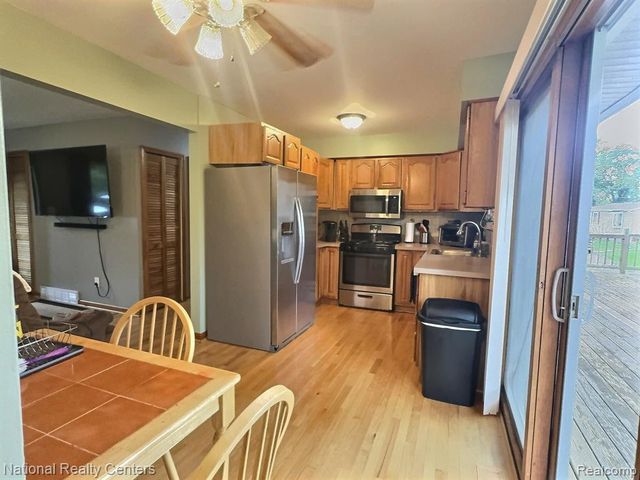 5611 Blackmoor Street, Commerce Twp, MI 48382