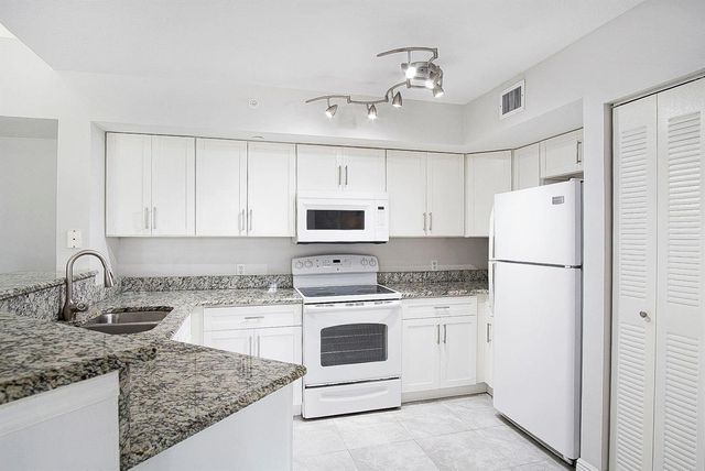 4041 San Marino Boulevard 307, West Palm Beach, FL 33409