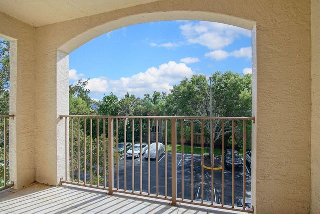 4041 San Marino Boulevard 307, West Palm Beach, FL 33409