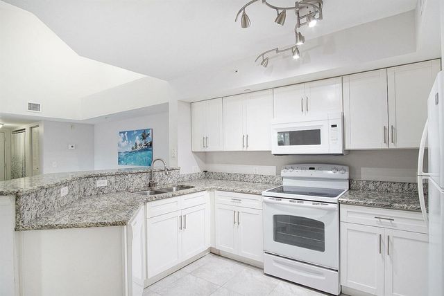 4041 San Marino Boulevard 307, West Palm Beach, FL 33409