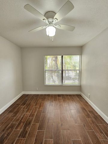 1681 Balfour Point Drive A, West Palm Beach, FL 33411