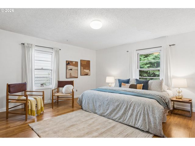 12504 Se MADISON St, Portland, OR 97233