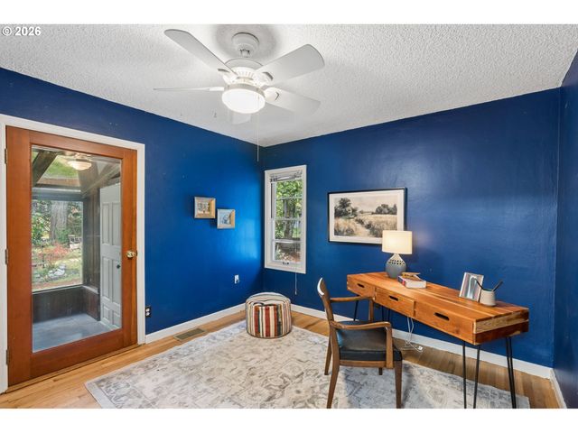 12504 Se MADISON St, Portland, OR 97233