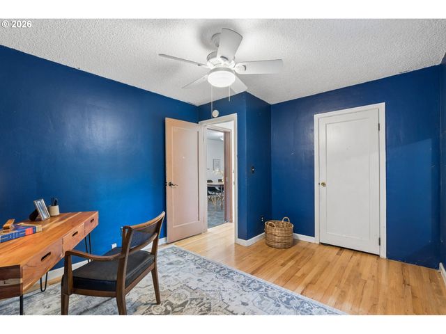 12504 Se MADISON St, Portland, OR 97233