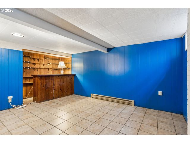 12504 Se MADISON St, Portland, OR 97233