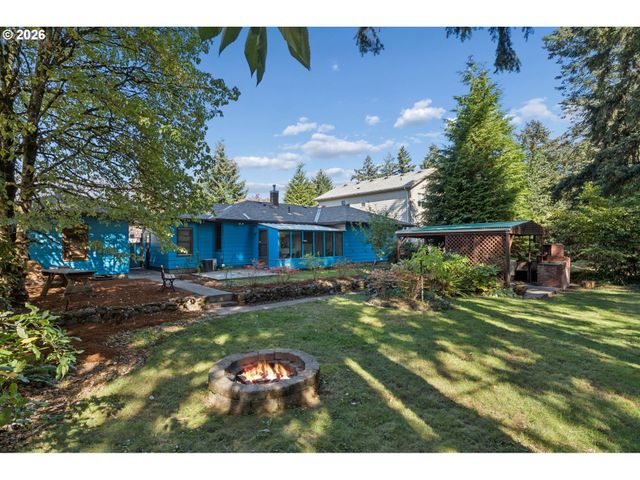12504 Se MADISON St, Portland, OR 97233
