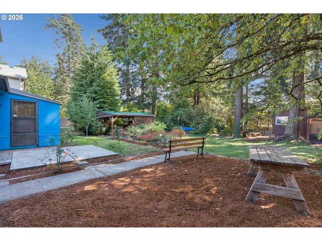 12504 Se MADISON St, Portland, OR 97233