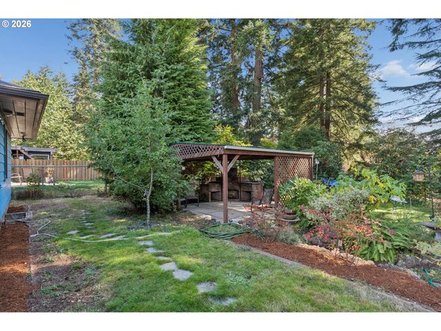12504 Se MADISON St, Portland, OR 97233