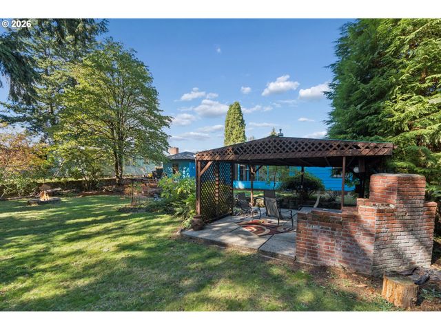 12504 Se MADISON St, Portland, OR 97233