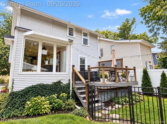 409 Gardenia Avenue, Royal Oak, MI 48067