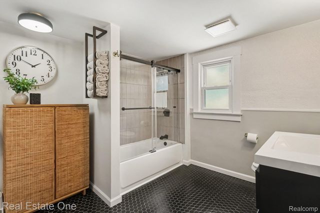 409 Gardenia Avenue, Royal Oak, MI 48067