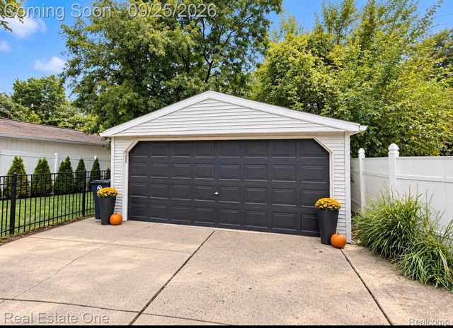409 Gardenia Avenue, Royal Oak, MI 48067