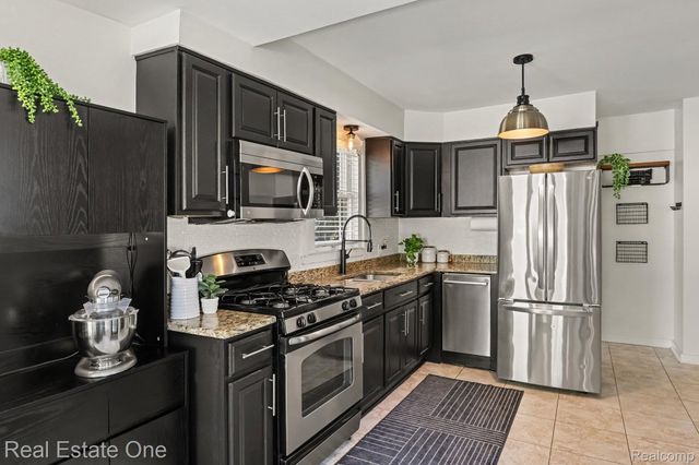 409 Gardenia Avenue, Royal Oak, MI 48067