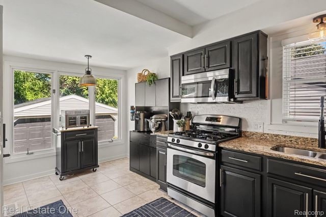 409 Gardenia Avenue, Royal Oak, MI 48067
