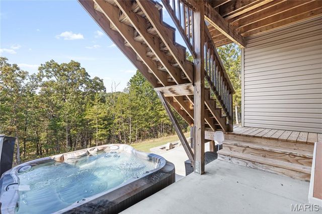 9841 Ridgecrest Drive, Hillsboro, MO 63050