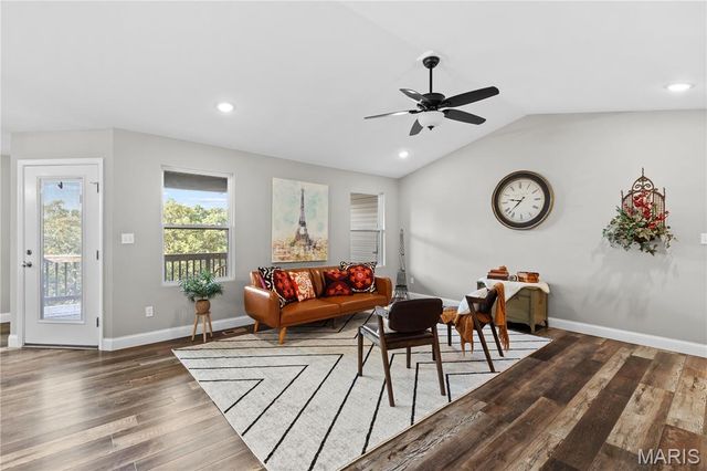 9841 Ridgecrest Drive, Hillsboro, MO 63050