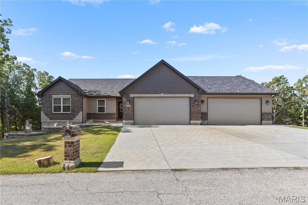9841 Ridgecrest Drive, Hillsboro, MO 63050