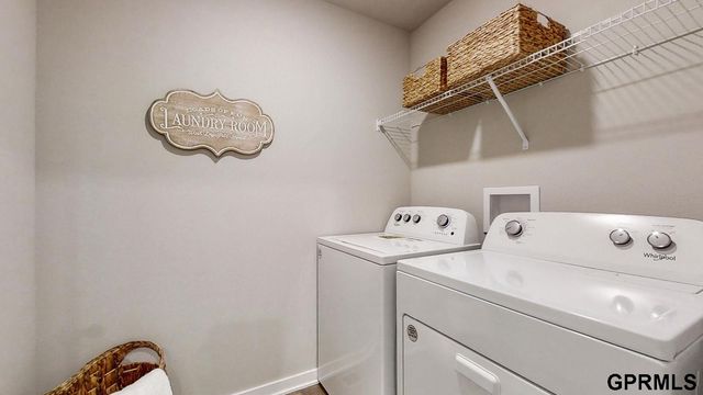 11955 S 114th Avenue, Papillion, NE 68046