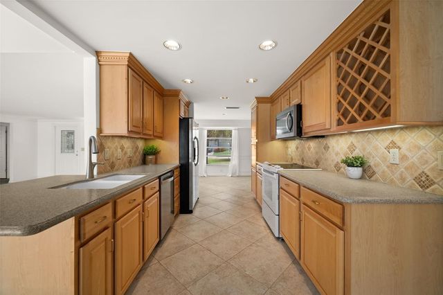 4102 SE 1ST PLACE, Cape Coral, FL 33904