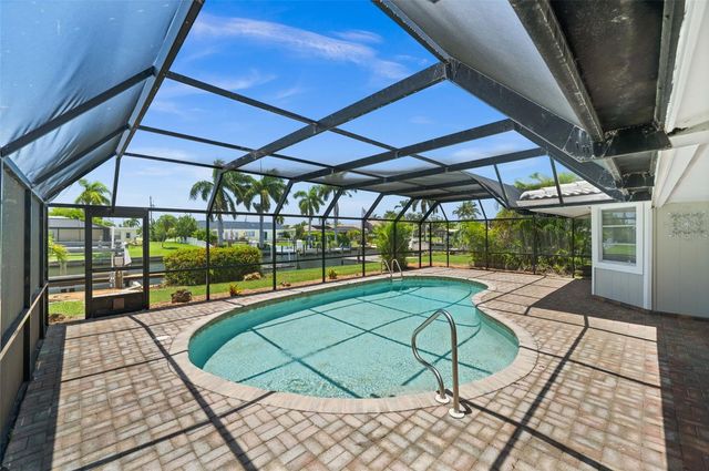 4102 SE 1ST PLACE, Cape Coral, FL 33904