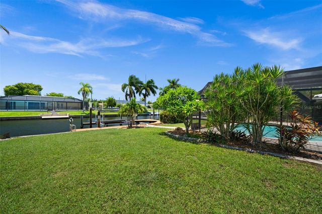 4102 SE 1ST PLACE, Cape Coral, FL 33904