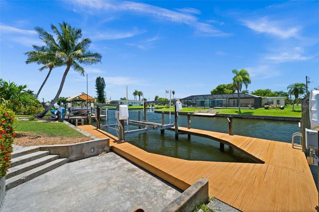 4102 SE 1ST PLACE, Cape Coral, FL 33904