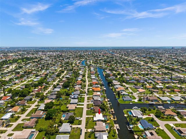 4102 SE 1ST PLACE, Cape Coral, FL 33904