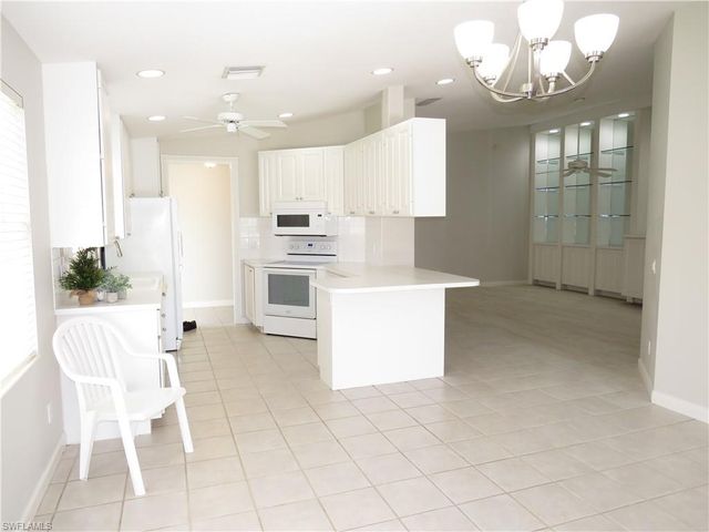 4186 Los Altos CT, Naples, FL 34109