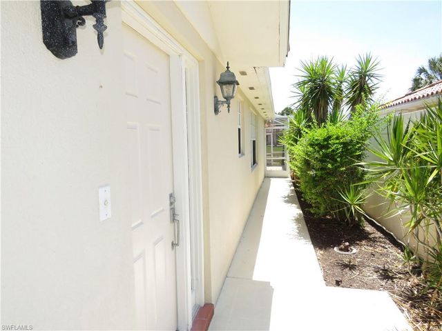 4186 Los Altos CT, Naples, FL 34109