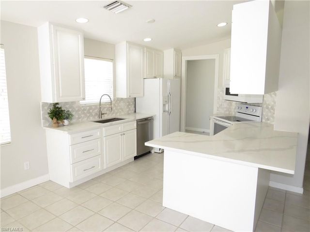 4186 Los Altos CT, Naples, FL 34109