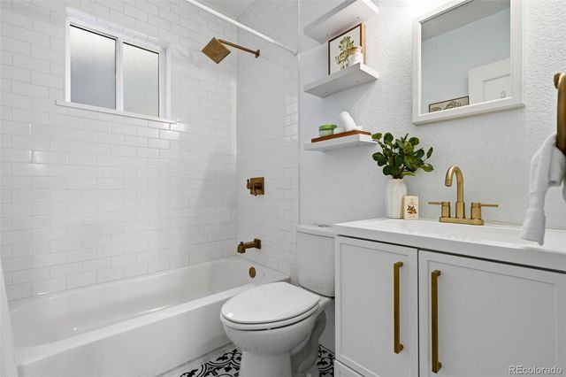 601 Jackson Street, Denver, CO 80206