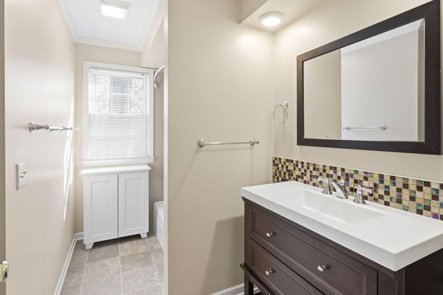 3714 BERRYWOOD DR, Columbia, MO 65201