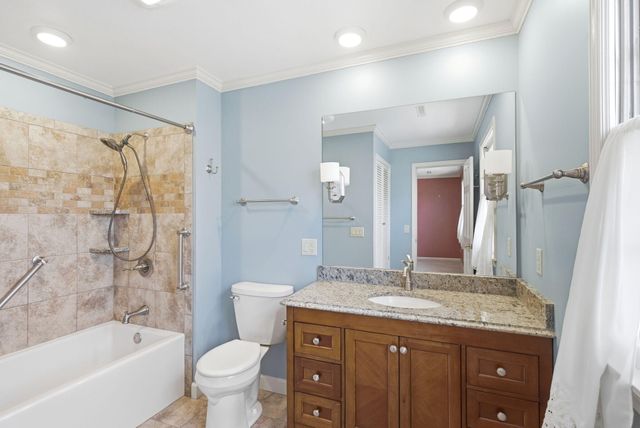 3714 BERRYWOOD DR, Columbia, MO 65201