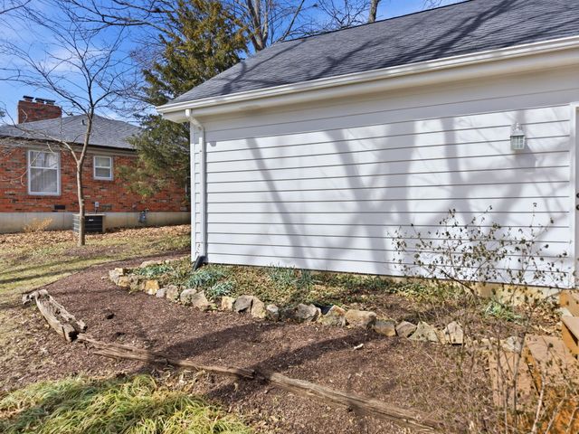 3714 BERRYWOOD DR, Columbia, MO 65201