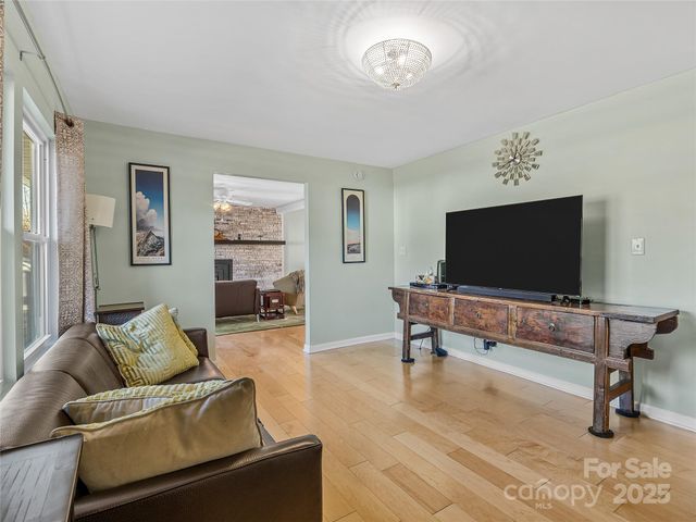 435 Thermal View Drive, Tryon, NC 28782